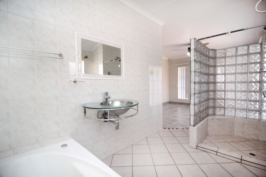 3 Bedroom Property for Sale in Menkenkop Western Cape